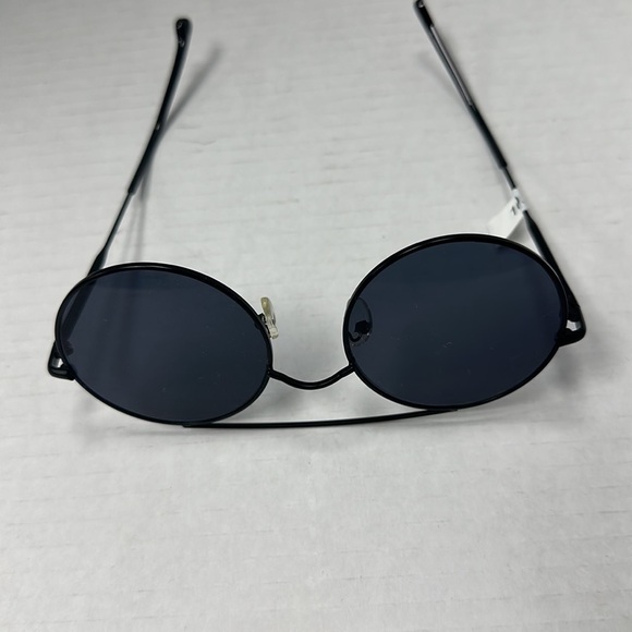 Black Sunglasses NEW - Picture 3 of 6